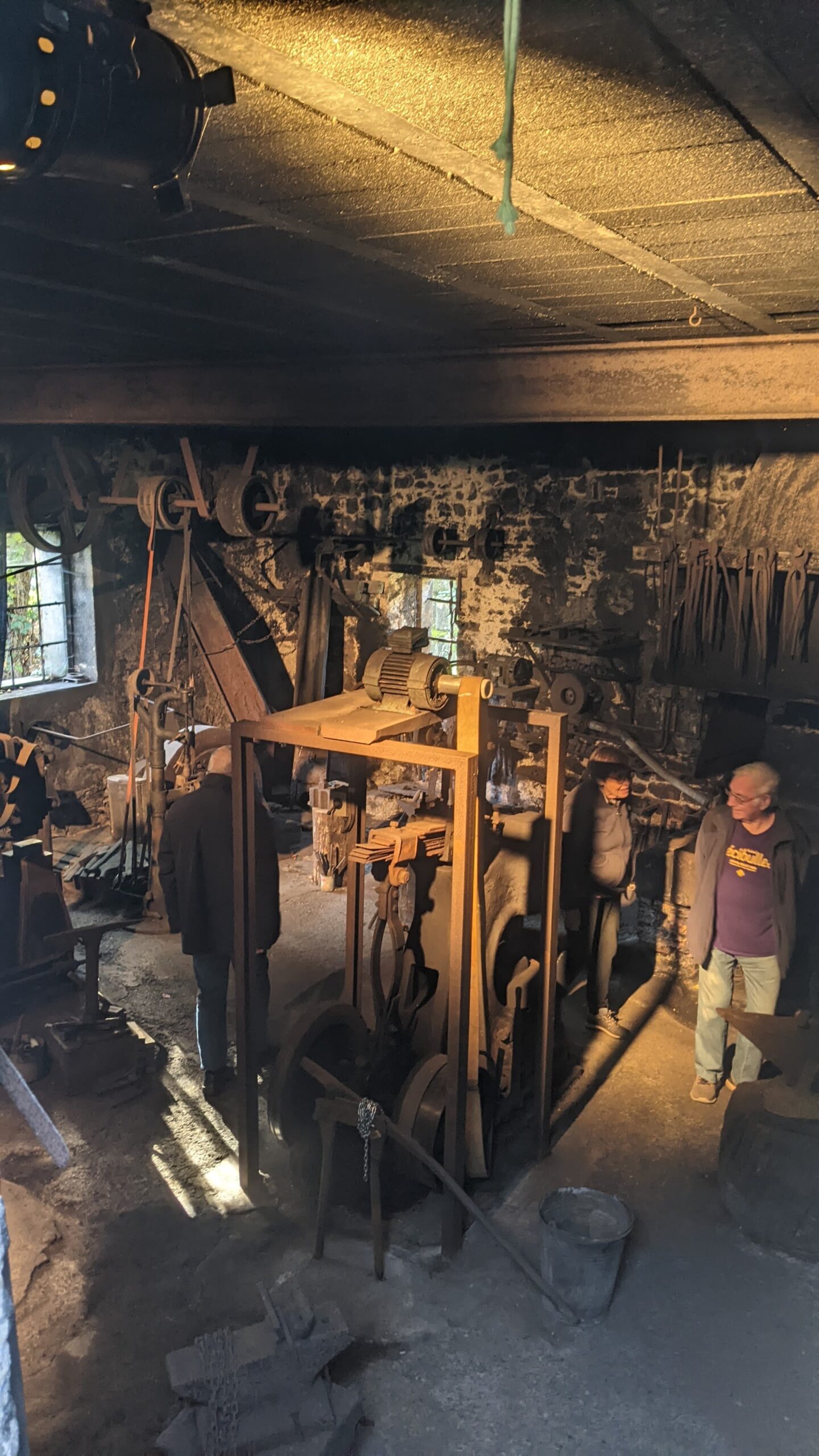 Visite de la taillanderie de Saint-Martin par la SHVV